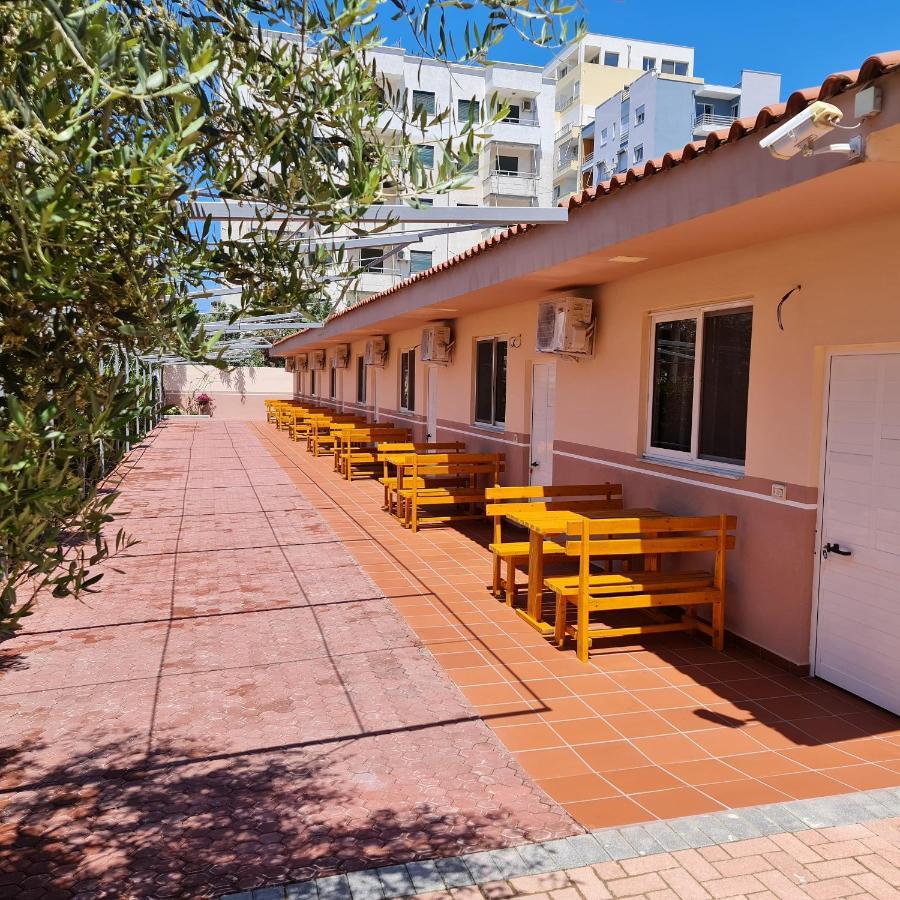 Vila Ivina Durrës Exteriör bild
